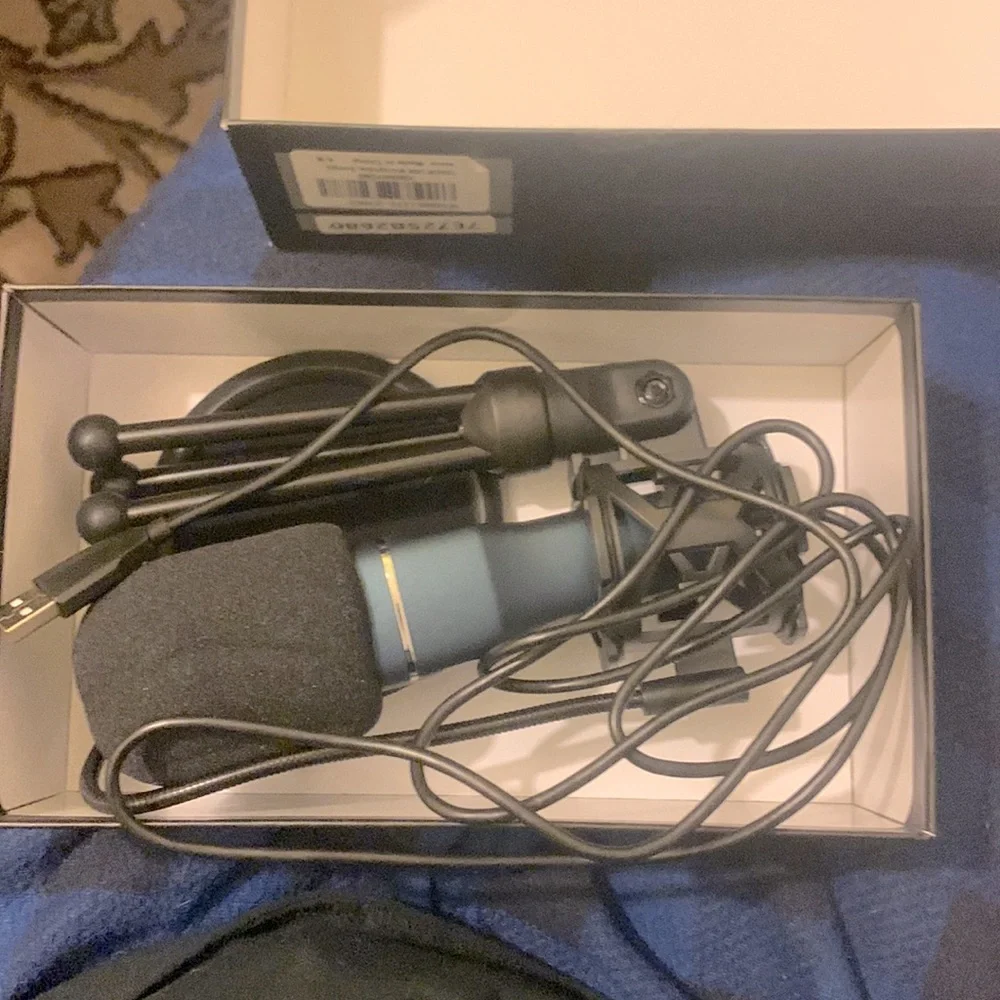 I am selling toner mic only used around 3 times.